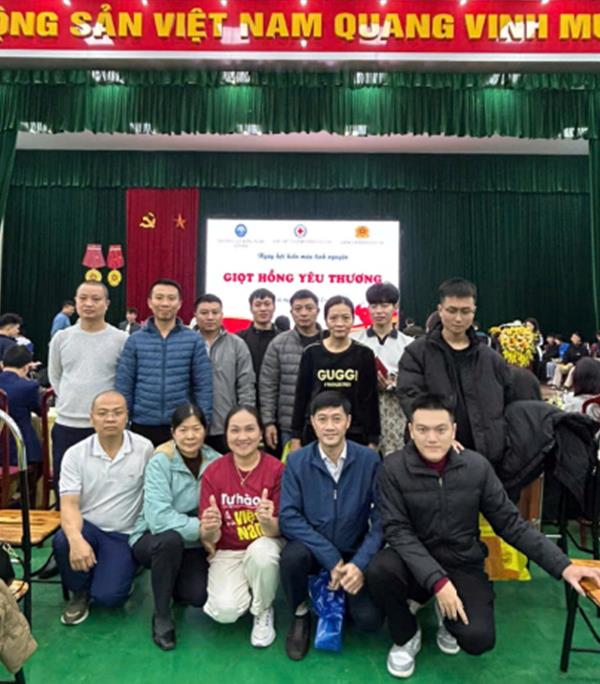 Hưởng ứng chương trình Tuần lễ hồng EVN lần thứ XI